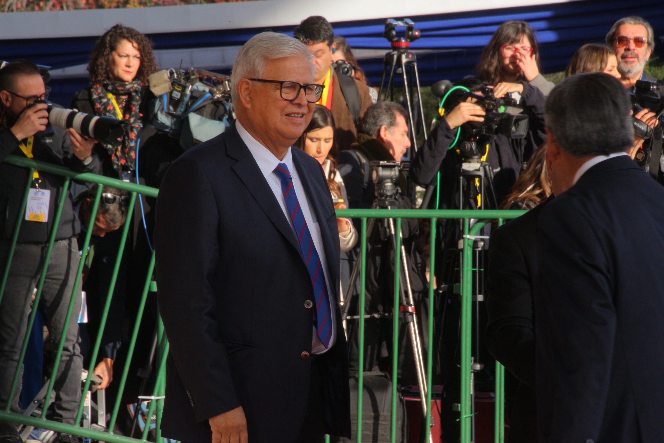 2730db12-a0f7-486c-b665-42d7f10bb928