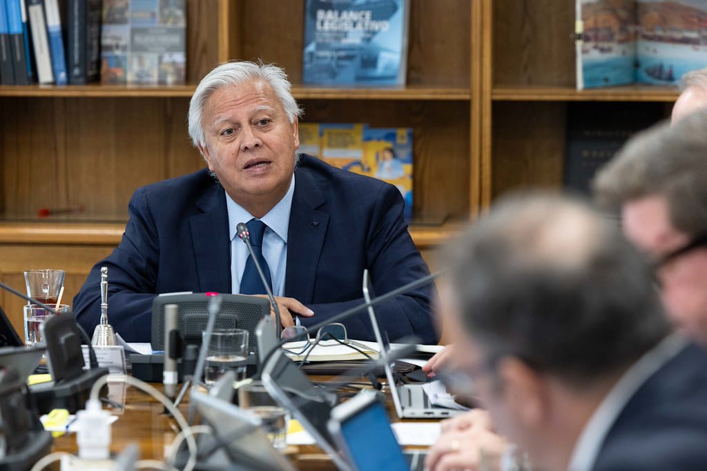 7041497c-afcd-4961-b748-654ae051e904